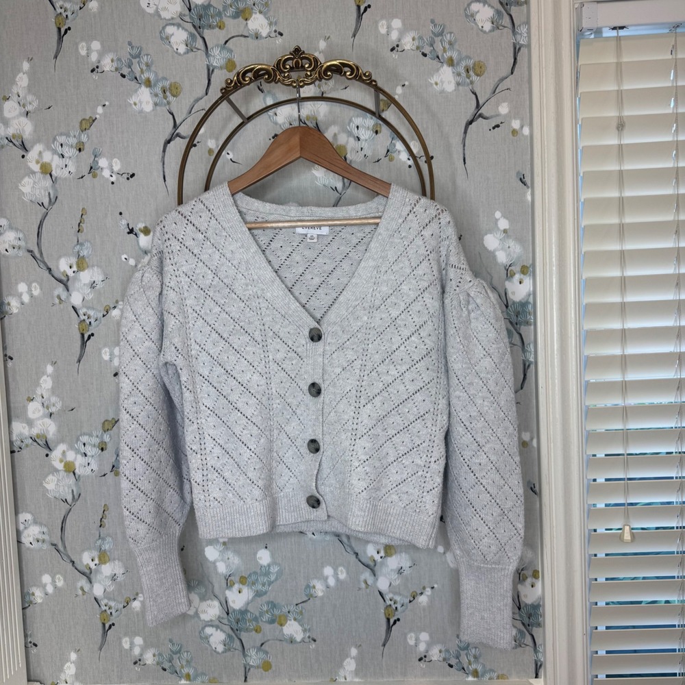 Evereve Gray Pointelle Diamond Knit Puff Sleeve V-Neck Cardigan Sweater XS
